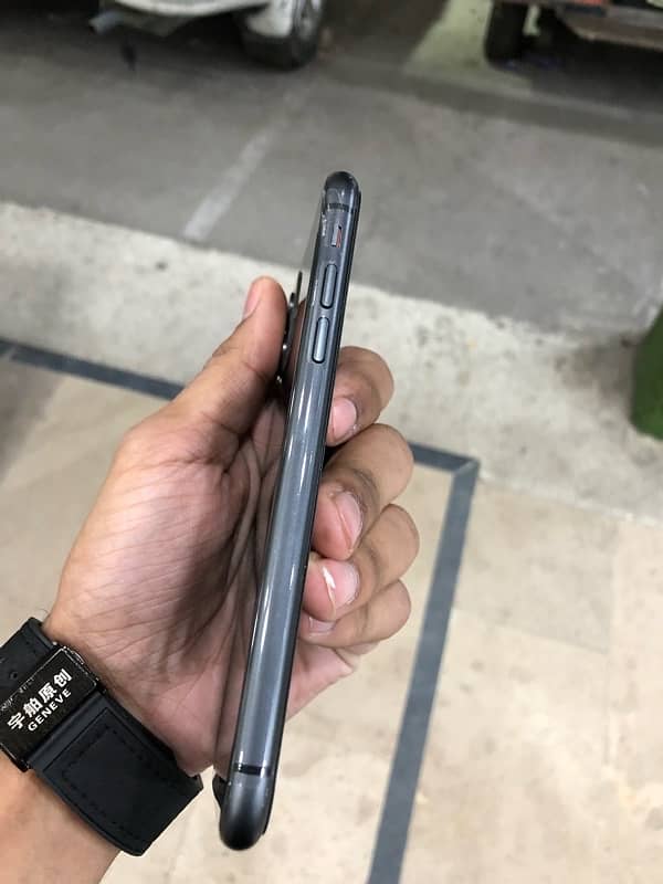 iphone 11 64 GB non pta 3