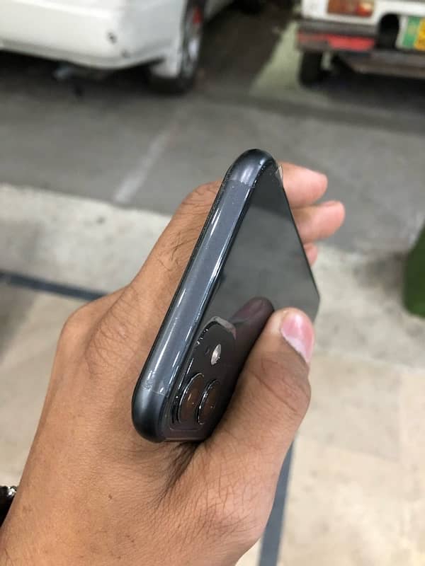 iphone 11 64 GB non pta 4