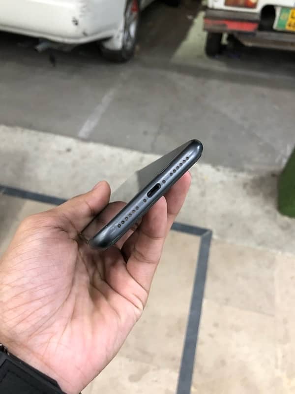 iphone 11 64 GB non pta 6