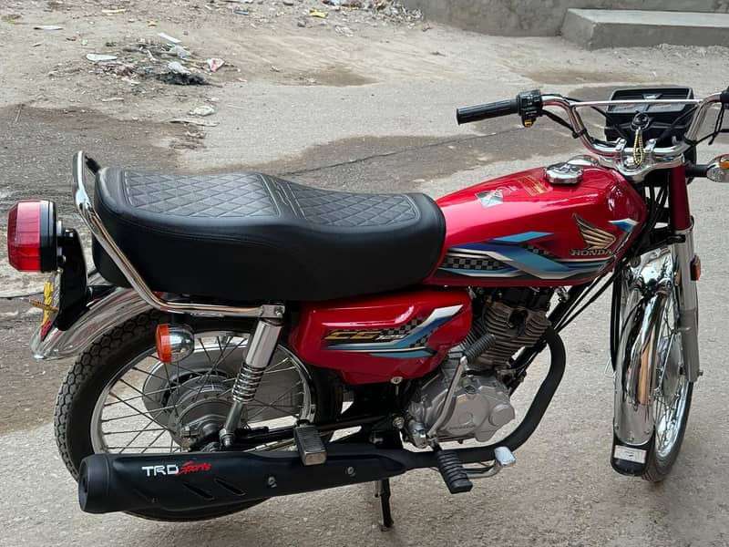 Honda125 Red color all original one handed use 1