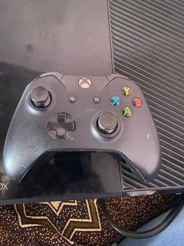 Xbox one 500gb  hard 1 controller 6