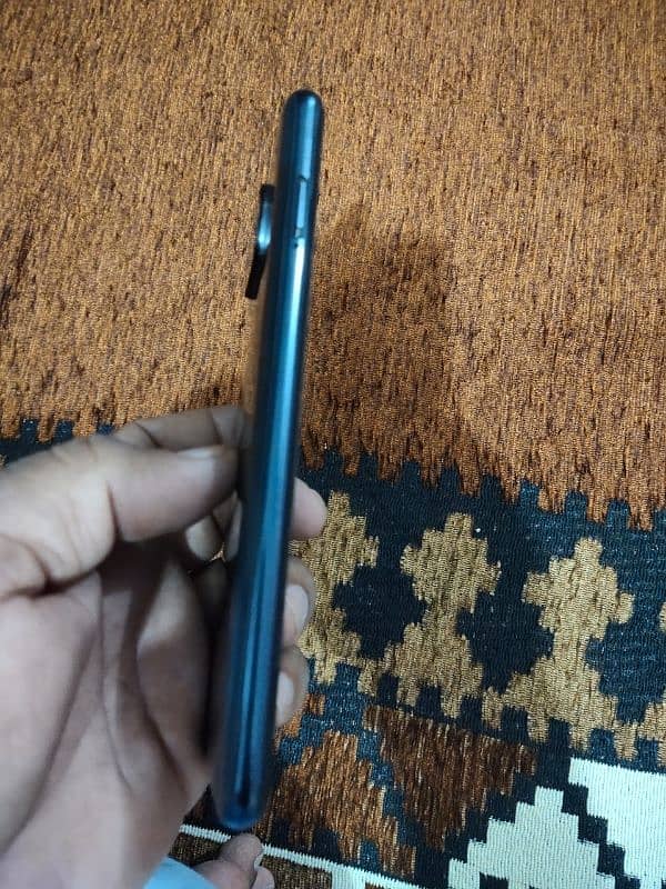 poco x3pro 6.128 pta orgnal hy katan aur deta csble hy ek dot hy 1