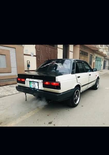 Nissan Sunny 1986 3