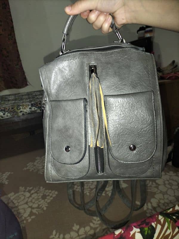 Grey shoulder bag in excellent condition. 0