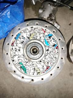 Honda 125 2000 model front hub with original wires