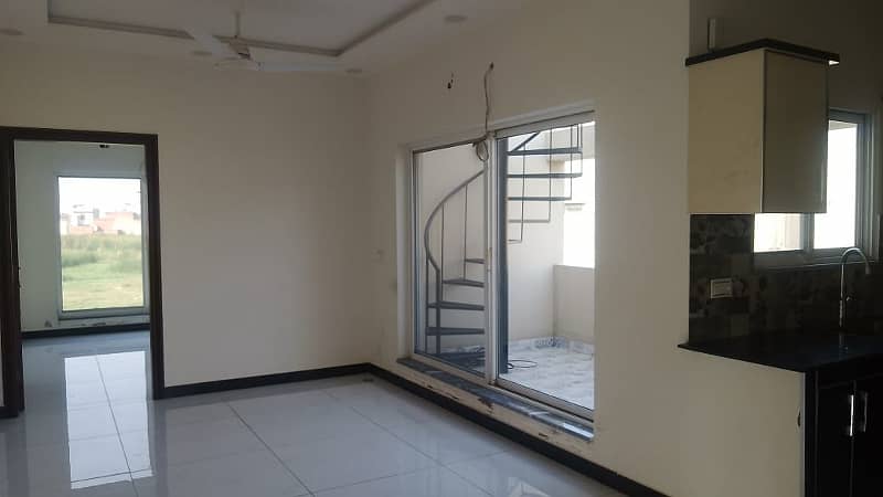 10 Marla House For Sale In Paragon City Lahore 10