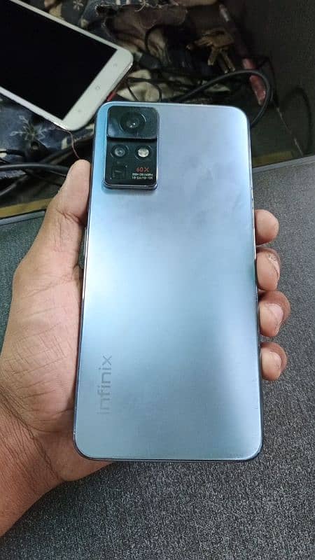 Infinix Zero X Pro 8/128 1