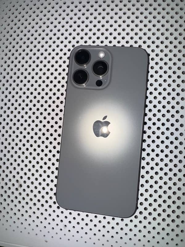 Iphone 15 Pro Max 256GB Silver titaniam Dubai Varient PTA Approved 7