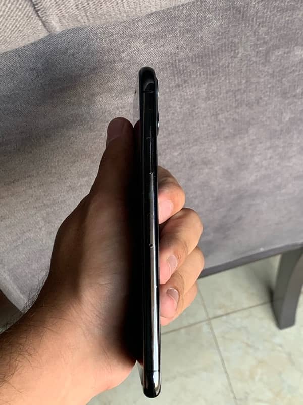 iPhone 11 Pro Max 64gb 5