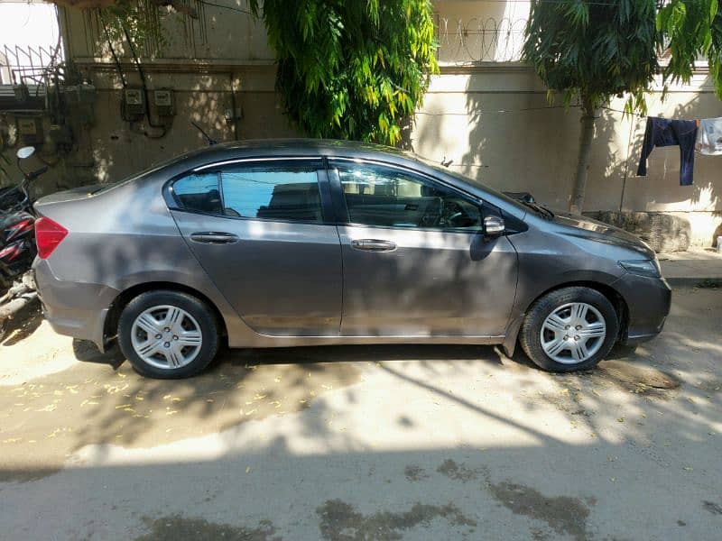 Honda City IVTEC 2017 Automatic in Mint Condition 2