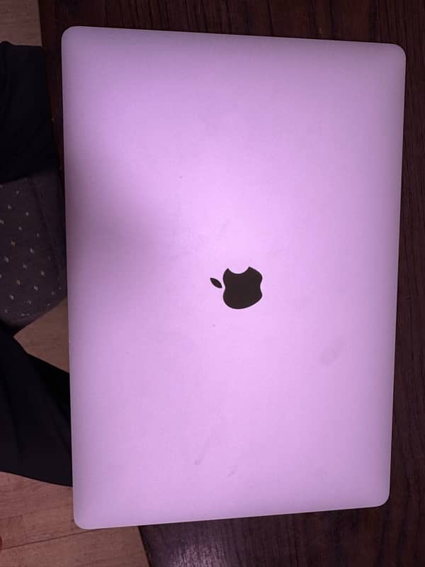 APPLE MACBOOK PRO 2019 0