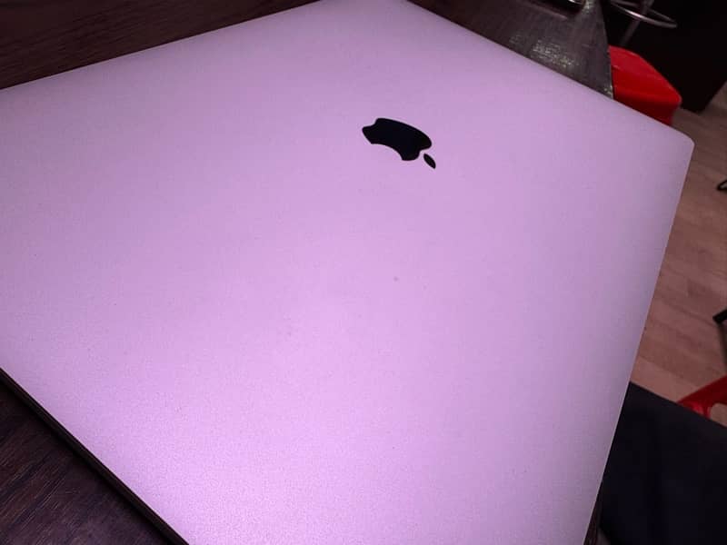 APPLE MACBOOK PRO 2019 1