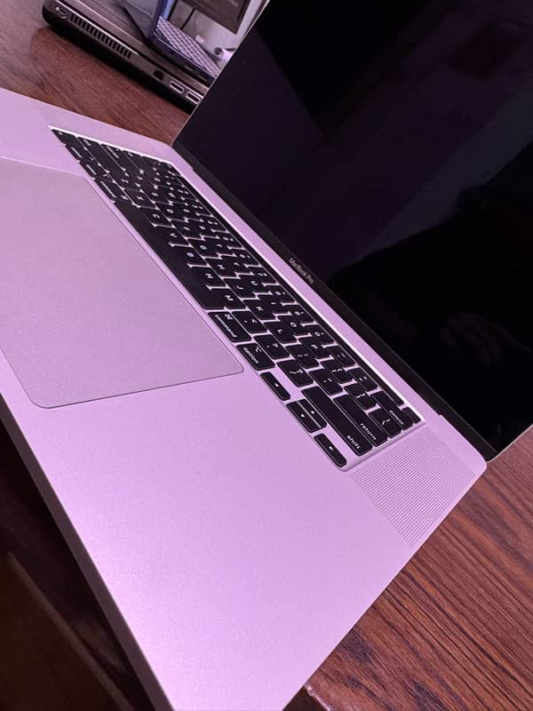 APPLE MACBOOK PRO 2019 3