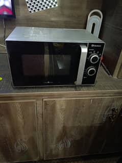 microwave oven