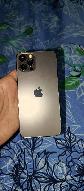 iphone 12 pro 128 GB factory unlock 10/9 urgent sale 0