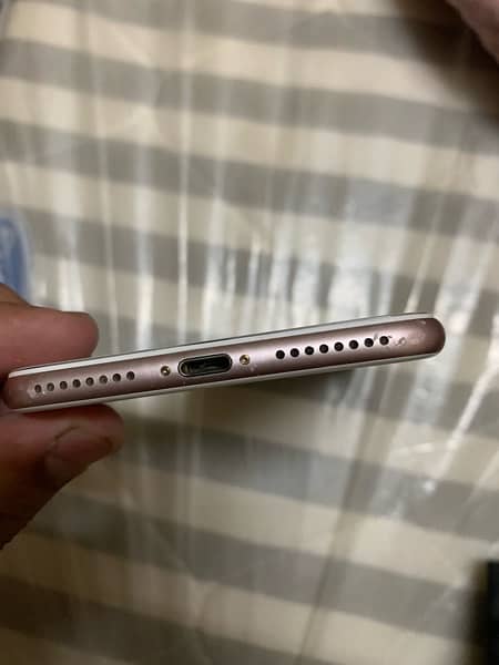 iPhone 7plus gold rose 128 GB PTA approve 3