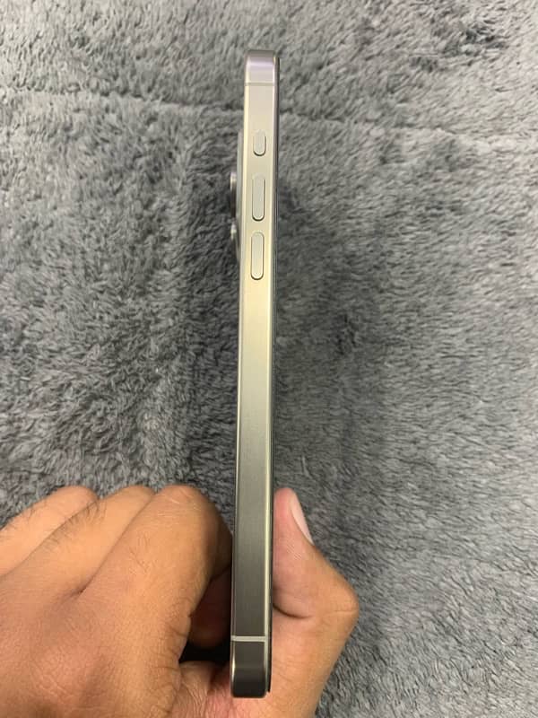 Natural Titanium Iphone 15 Pro Max Jv (265GB) (98% Health) 0