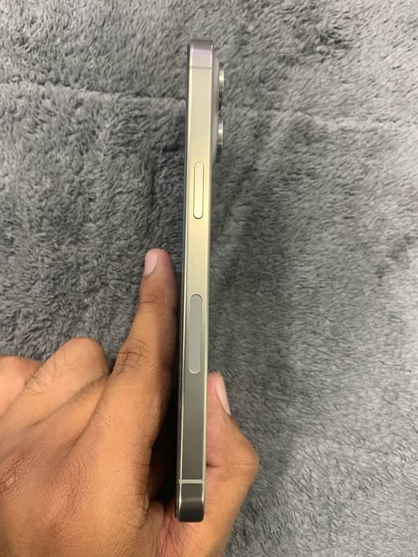 Natural Titanium Iphone 15 Pro Max Jv (265GB) (98% Health) 2