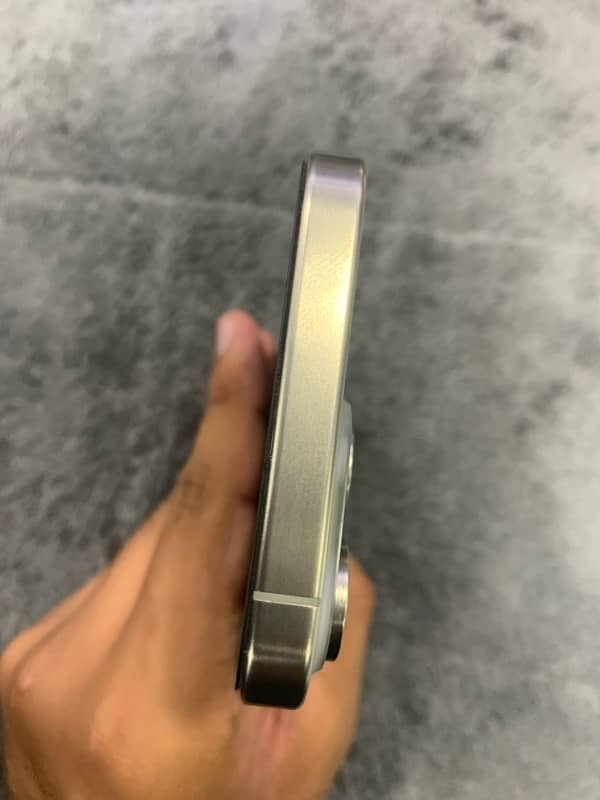 Natural Titanium Iphone 15 Pro Max Jv (265GB) (98% Health) 3