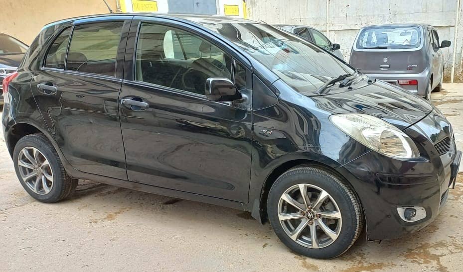 Toyota Vitz 08/13 FL 1.0 2