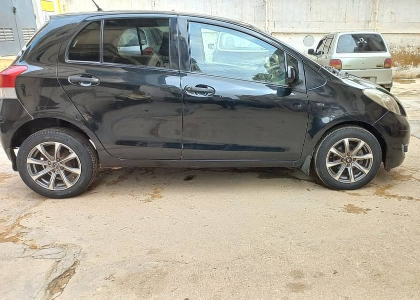 Toyota Vitz 08/13 FL 1.0 4