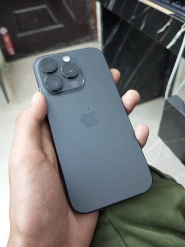 IPhone 15 Pro 0