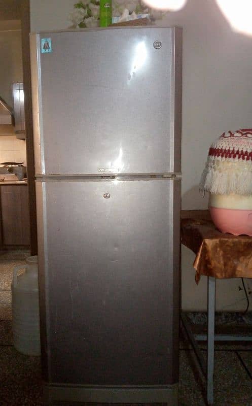 PEL Fridge for Sale (Sirf Compressor ka masla he) 3