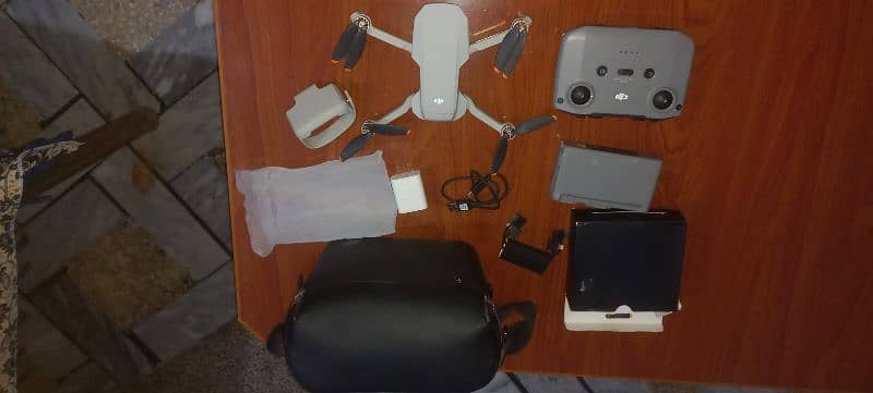 DJI mini 2 with fly more combo kit or 32 GB card free 3