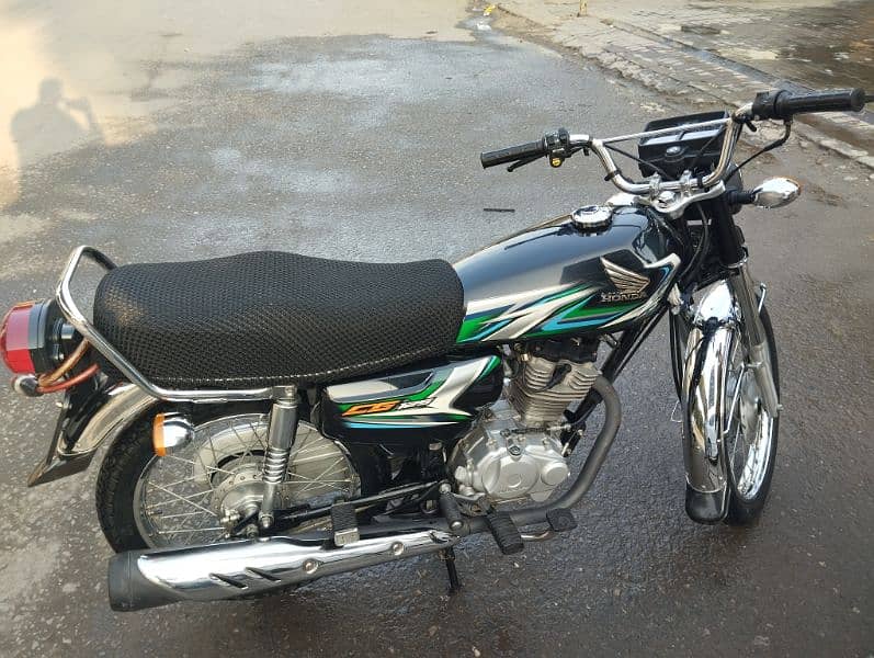 Honda CG 125 Total Genuine Condition with Single Hand use 0