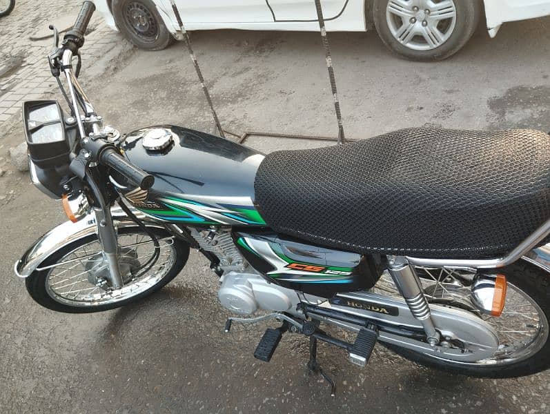 Honda CG 125 Total Genuine Condition with Single Hand use 2