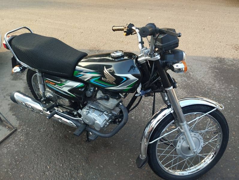 Honda CG 125 Total Genuine Condition with Single Hand use 4