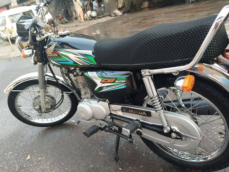 Honda CG 125 Total Genuine Condition with Single Hand use 5