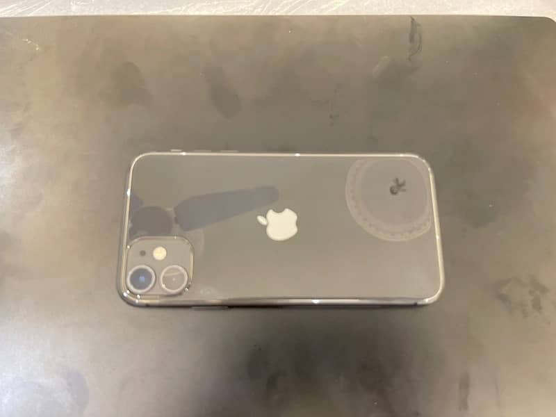 Iphone 11 64GB non pta factory unlocked 1