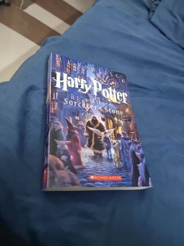 Harry Potter Sorcerer's Stone Orignal ( Scholastic ) 4