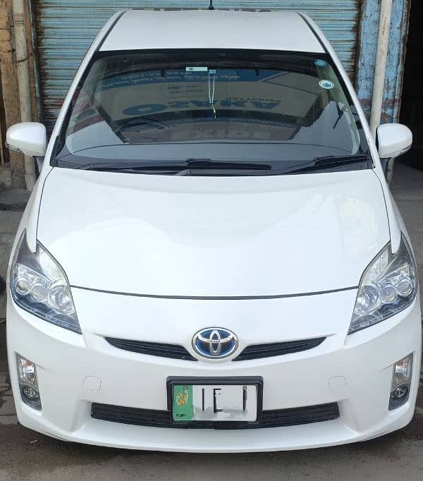 Toyota Prius 2010/2014 Perl White. 0