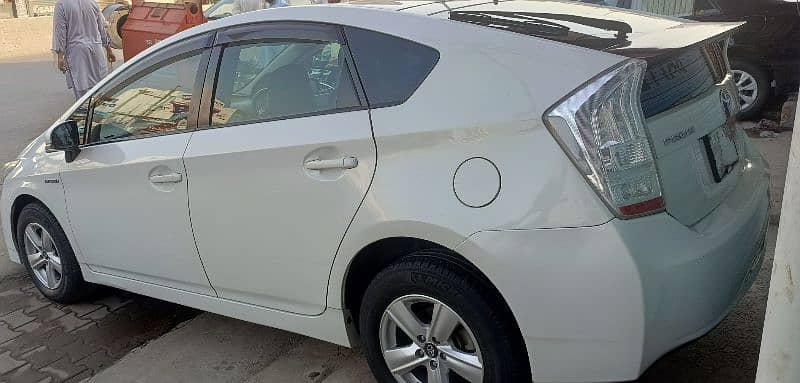 Toyota Prius 2010/2014 Perl White. 6