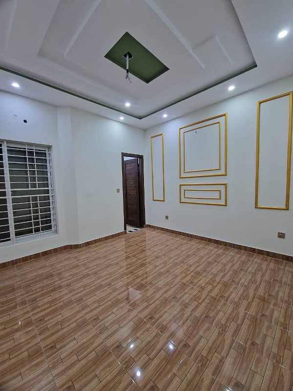 4 MARLA TRIPLE STORY HOUSE FOR SALE IN HIGHCOURT PHASE 2 COLLEGE ROAD LAHORE 8