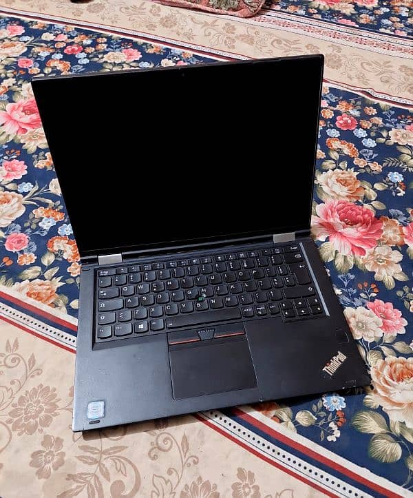 Lenovo yoga i7 7th Gen 360 touchscreen 1