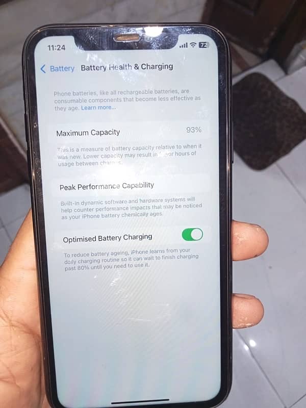 IPHONE 11 64gb simworking 5