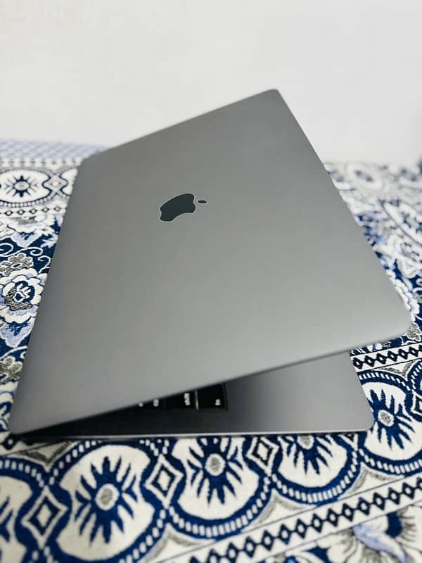 Macbook Pro 2019 CTO ( Brand New Condition ) 2