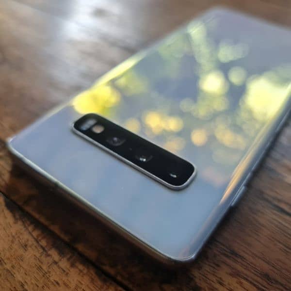 Samsung S10+ Official pta Complete box 2