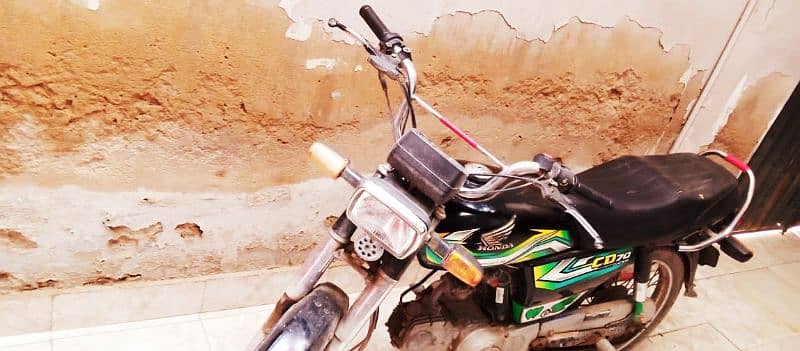 Mere pass 2 bikes han honda cd 70 2023 and 2022 for sell 1