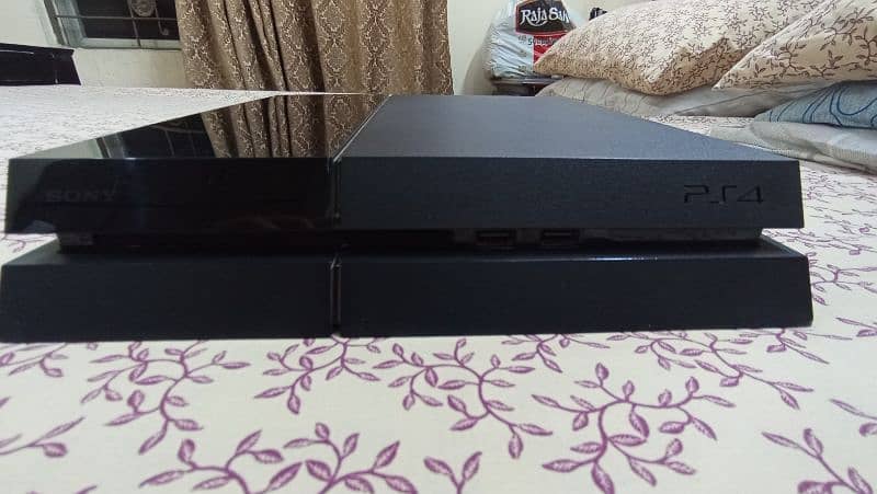 PS4 gaming console Price negotiable. . . . 1