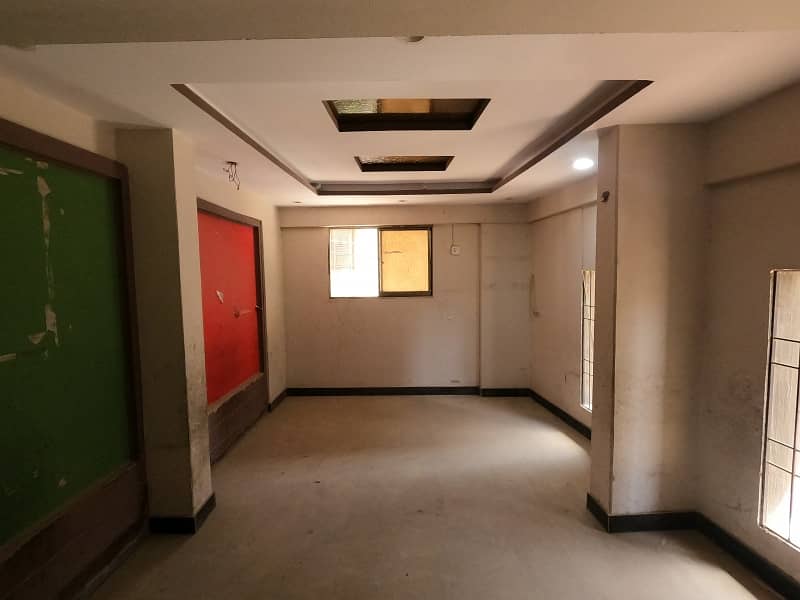 Corner 3000 Square Feet Office In Karachi Is Available For rent 8