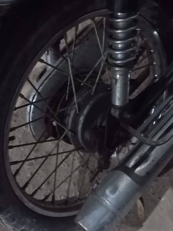 bike main koi kam nhi hai sealed engineer hai original bike hai 5