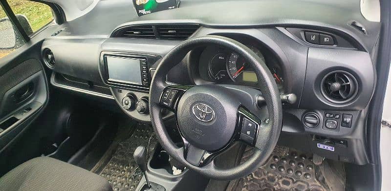 Toyota Vitz 2018 5