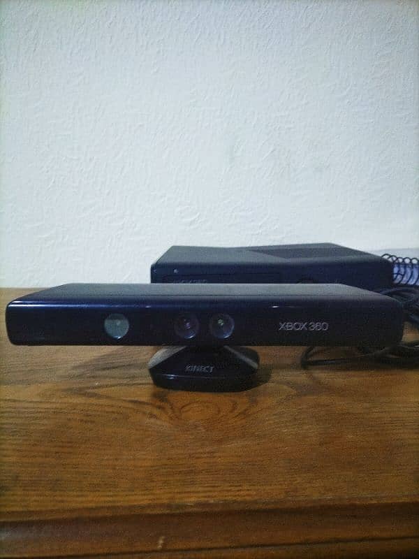 XBOX 360 slim 2