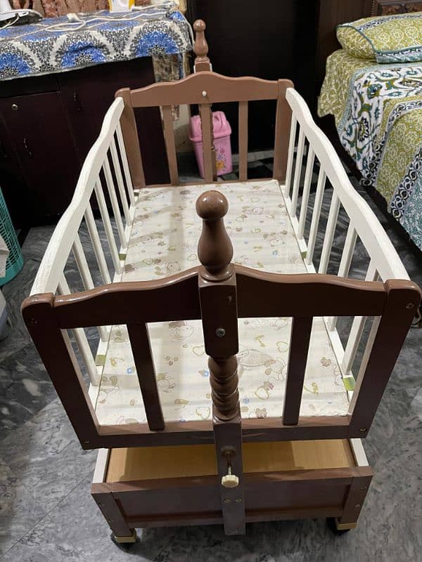 Baby Cot with swing 1