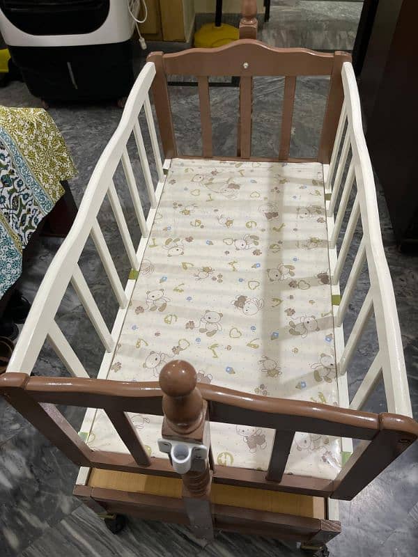 Baby Cot with swing 2