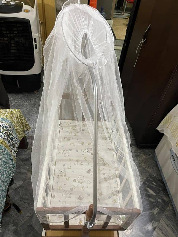 Baby Cot with swing 7